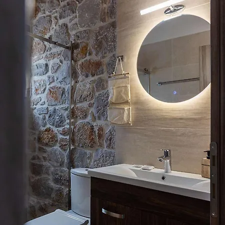 Elevi Mare Apartment Tiros